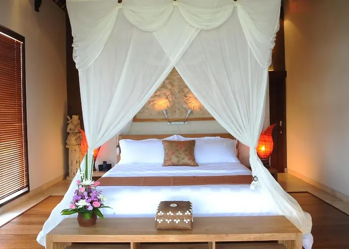 Dikebun Villa *
