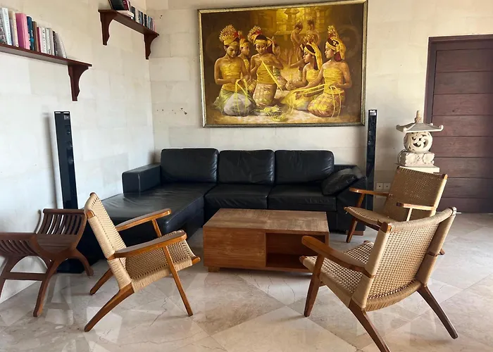 Dikebun Villa *